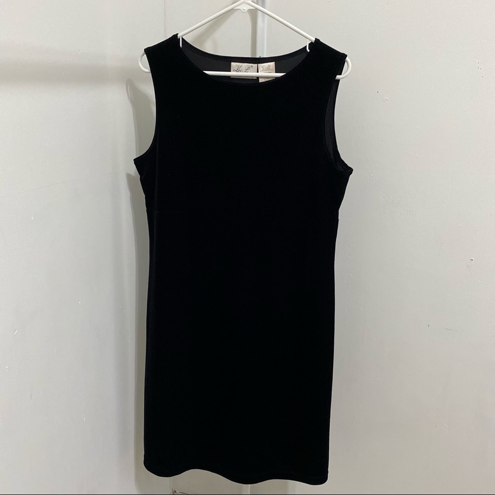 Simple Chic Black Dress